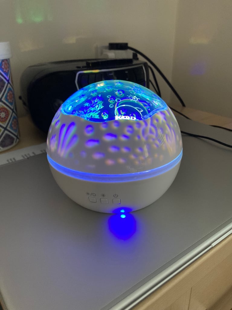 image for Baby night light which spins and lights up ceiling 