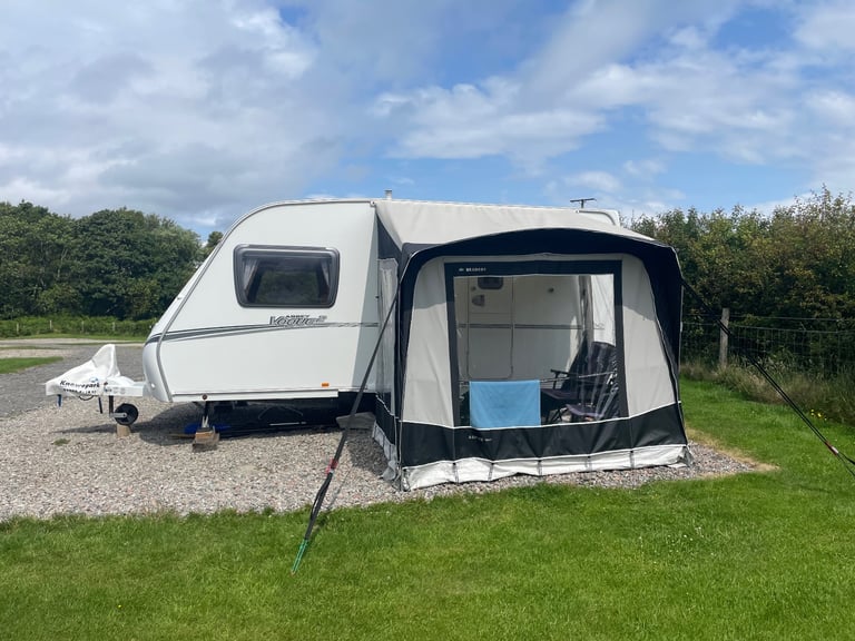 Abbey Vogue2 460