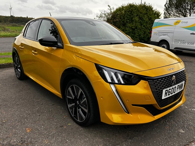Peugeot, 208, Hatchback, 2022, Semi-Auto, 1199 (cc), 5 doors