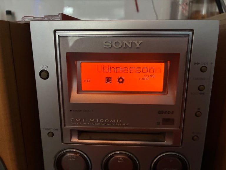 Sony CMT-M100MD stereo system