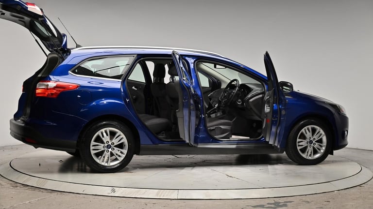 2013 Ford Focus 1.6 Titanium Navigator Powershift Euro 5 5dr ESTATE Petrol Automatic