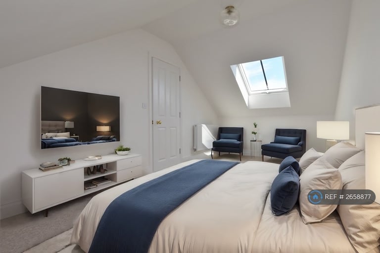 2 bedroom flat in Bank Street, Hythe, CT21 (2 bed) (#2658877)