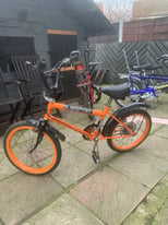 3 x choppers am 1x Raleigh grifter buy all 4 bikes for £400