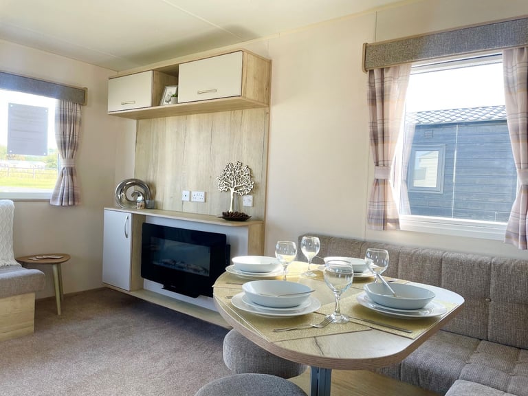 CHEAP STATIC CARAVAN FOR SALE AT BROADLAND SANDS HOLIDAY PARK - 11.5 MONTH OWNER SEASON