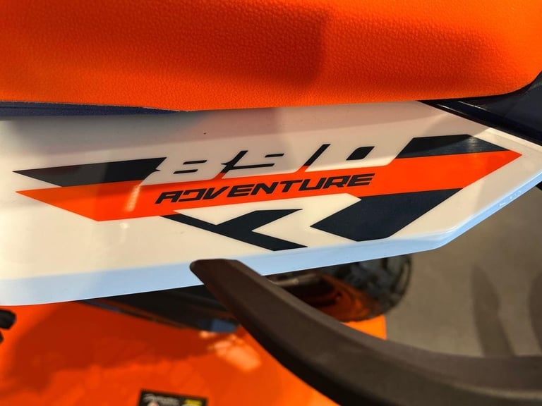 2025 KTM Street 890 ADVENTURE R orange 6 Speed