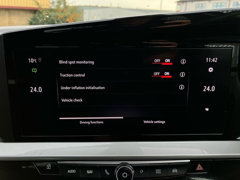 2023 Vauxhall Mokka 100kW Ultimate 50kWh 5dr Auto SUV ELECTRIC Automatic