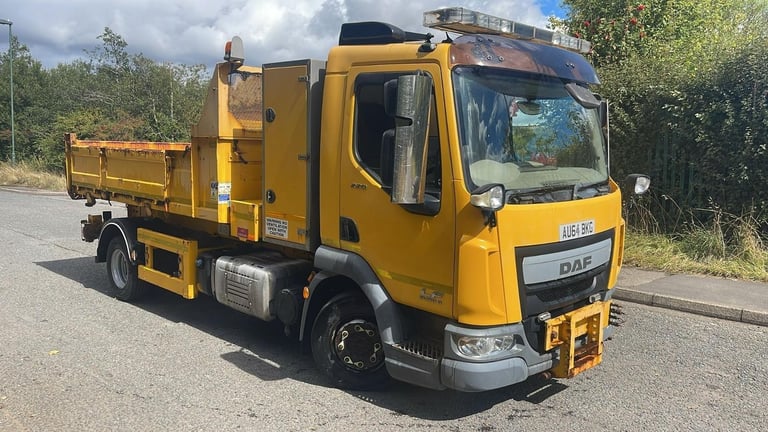 2014 (64) LEYLAND DAF LF220 TIPPER. EURO 6. MANUAL