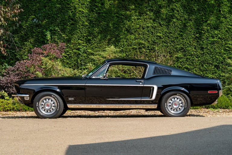 2022 Ford Mustang 390 cu 6.3 litre  V8 GT Fastback  Coupe Petrol Manual