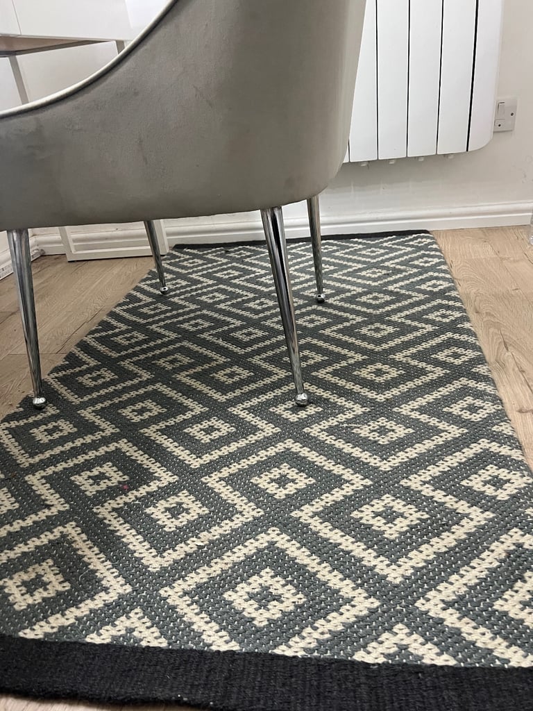 Next geo grey wool bedroom rug 147x85cm