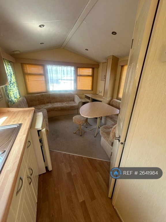 2 bedroom house in Plaistow Road, Dunsfold, Godalming, GU8 (2 bed) (#2641984)