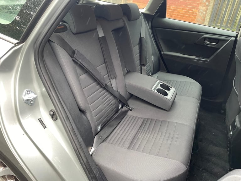 Toyota auris 2015 estate 1.2 petrol Euro 6 ulez compliant