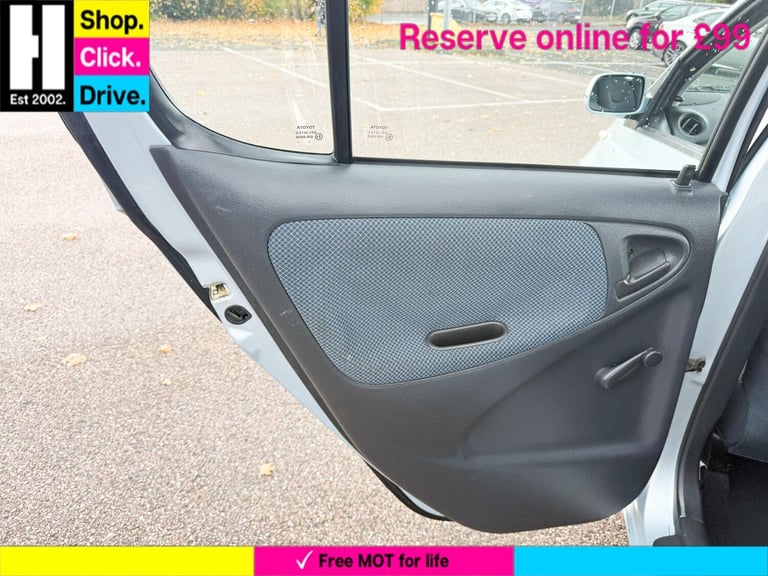 Toyota Yaris 1.3 VVT-i Blue Hatchback 5dr Petrol Manual (133 g/km, 85 bhp) Petrol Manual - Image 27