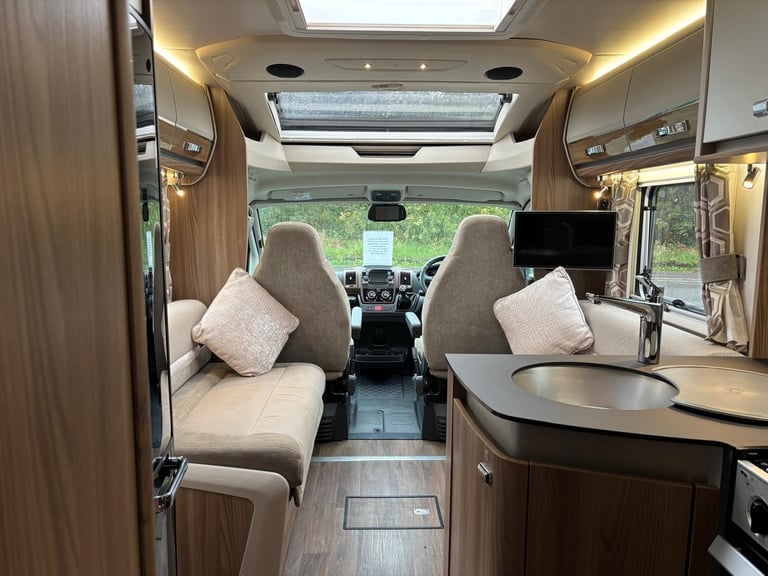 SWIFT BESSACARR HI-STYLE 599 MOTORHOME Alde, Auto Satellite, Tower Fridge, 