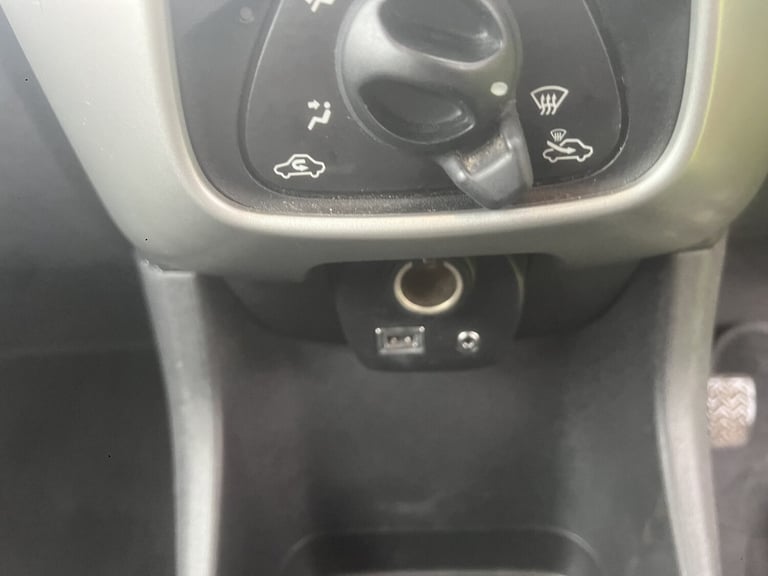 CITROEN C1 1.0 VTi Feel Orange Manual Petrol 2014