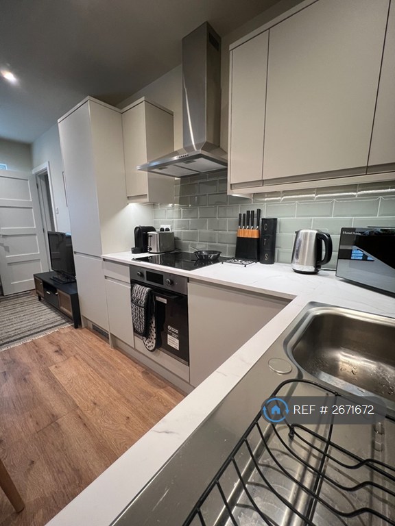 1 bedroom flat in Redfern Close, Cambridge, CB4 (1 bed) (#2671672)