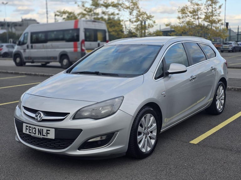 2013 Vauxhall Astra 1.7 CDTi ecoFLEX SE Sports Tourer Euro 5 (s/s) 5dr ESTATE Diesel Manual