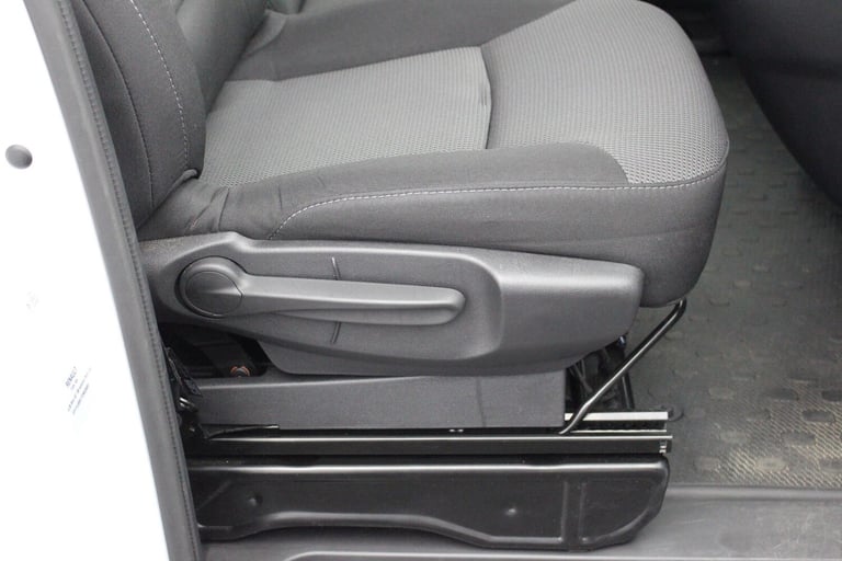 2024 Renault Trafic 2.0Dci Advance LL30 Blue Van Diesel Manual