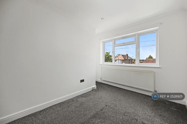 4 bedroom flat in Dudley Road, Harrow, HA2 (4 bed) (#2528925)