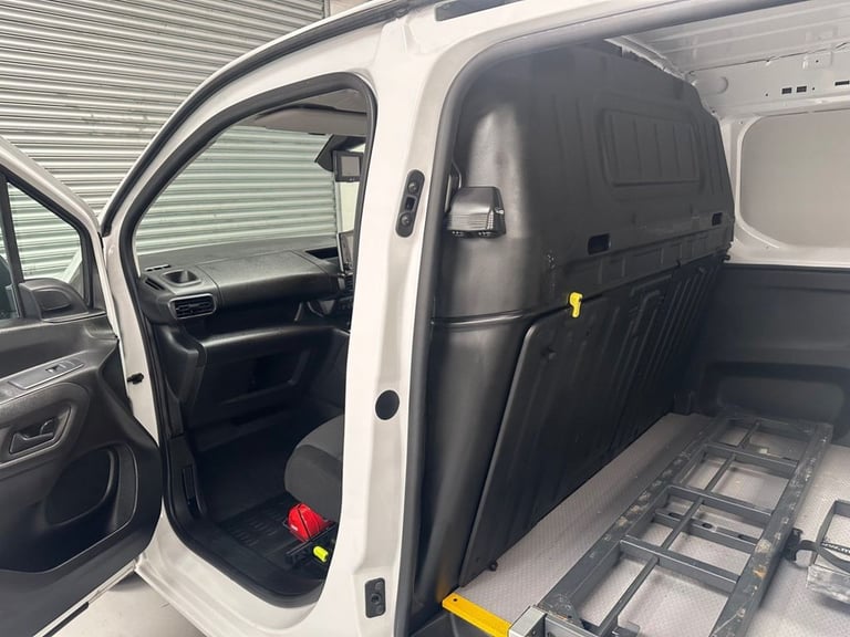 2022 72 PEUGEOT PARTNER 1.5 BLUEHDI 1000 ASPHALT PREMIUM SWB EURO 6 100 BHP * 30