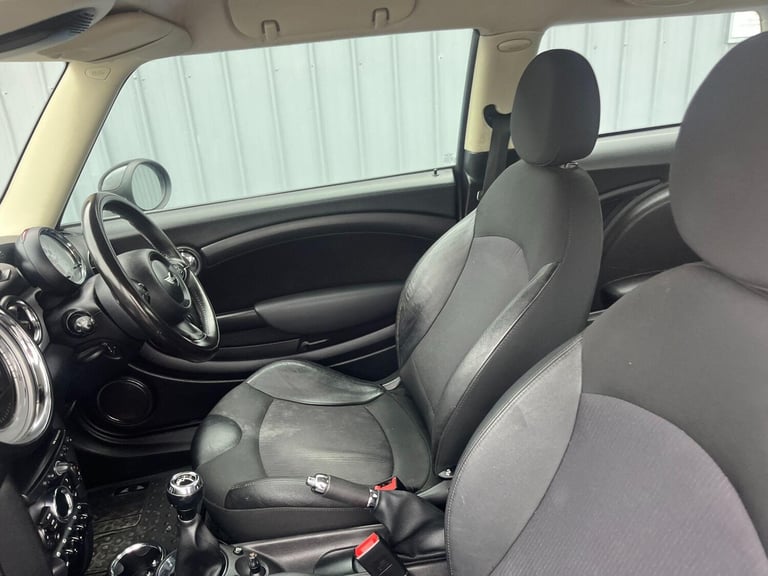  MINI Hatch 1.6 Cooper Euro 5 3dr Petrol Manual