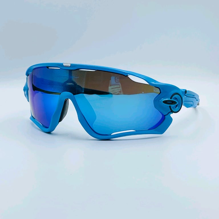 Men's blue oakley jawbreaker glasses cost alot so bargain | in Bradford,  West Yorkshire | Gumtree