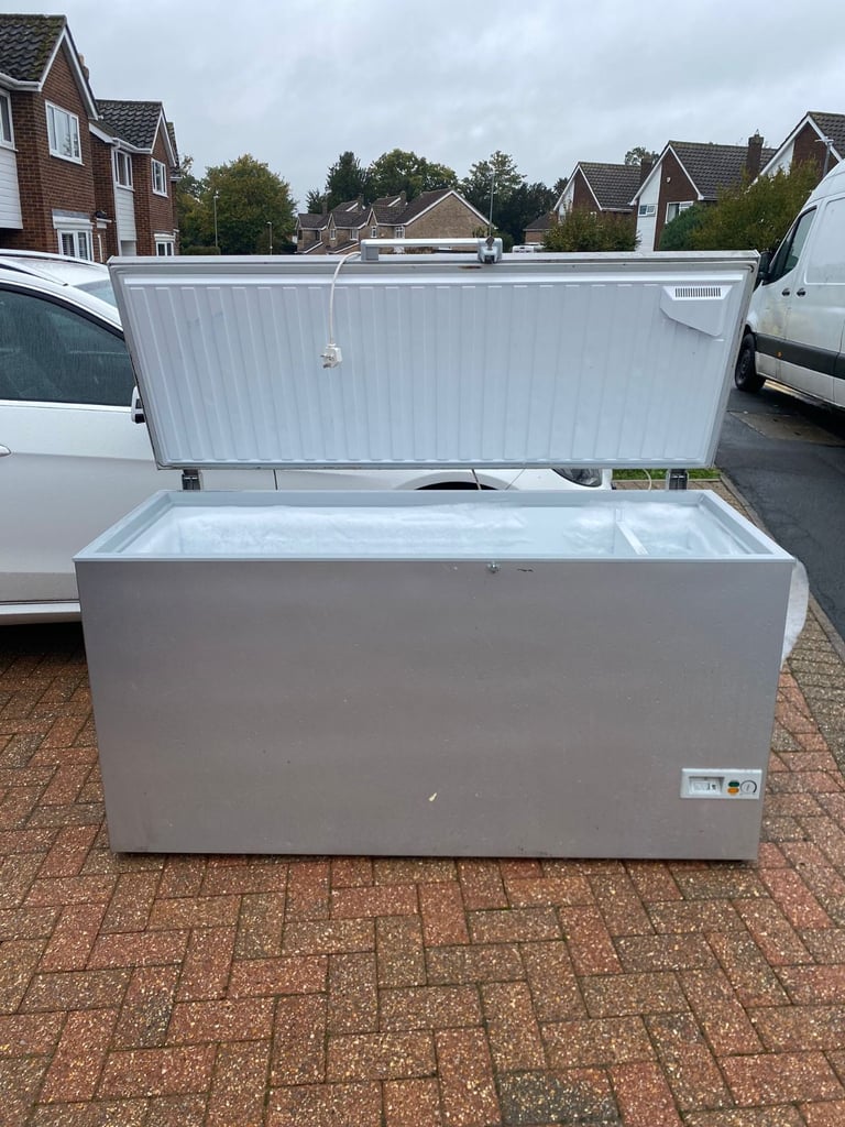 Full Size Chest Freezer Fully Functional Condition (Home Delivery Free)