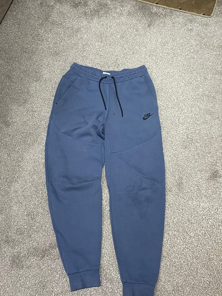NIKE OLD SEASON TECH - used