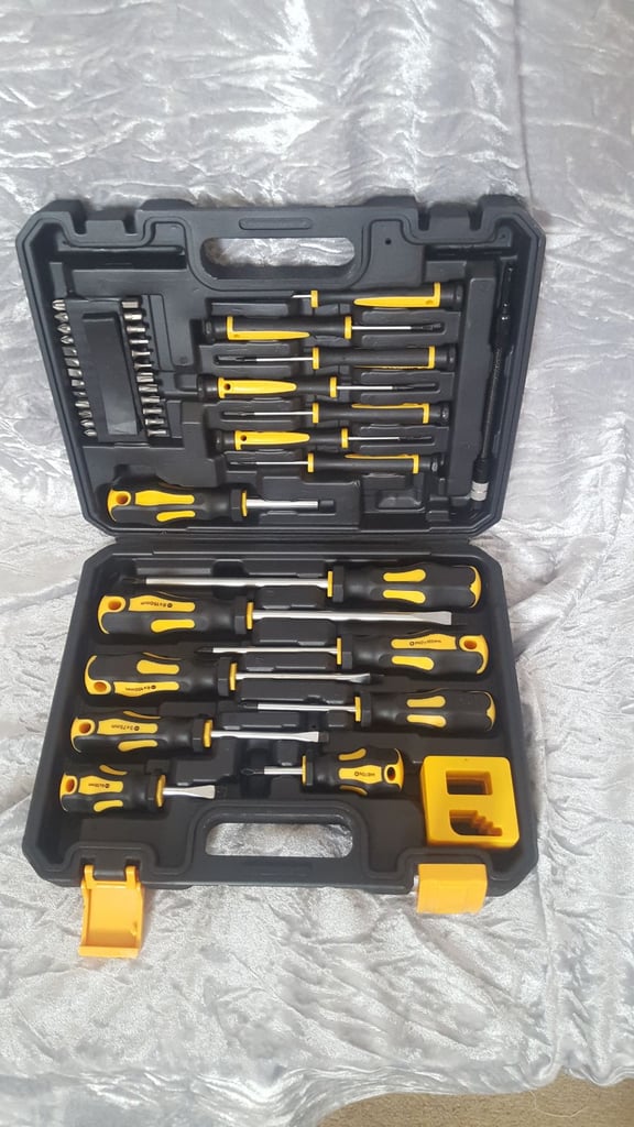 43 Piece Chrome Magnetic Screwdriver Set & Storage Box Brand New