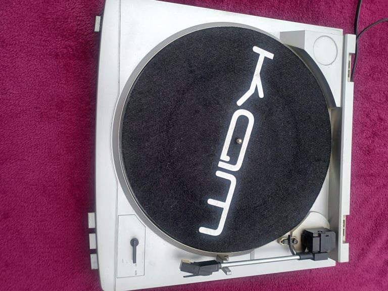 image for Aiwa PX E860K vintage stereo turntable. 