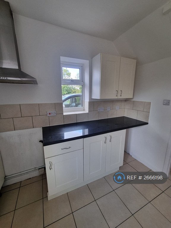 3 bedroom house in Merrivale Road, Stafford, ST17 (3 bed) (#2666198)