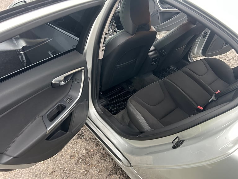 Volvo, S60, Saloon, 2010, Manual, 1984 (cc), 4 doors