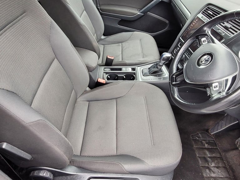  Volkswagen Golf 35.8kWh e-Golf Auto 5dr Electric Automatic