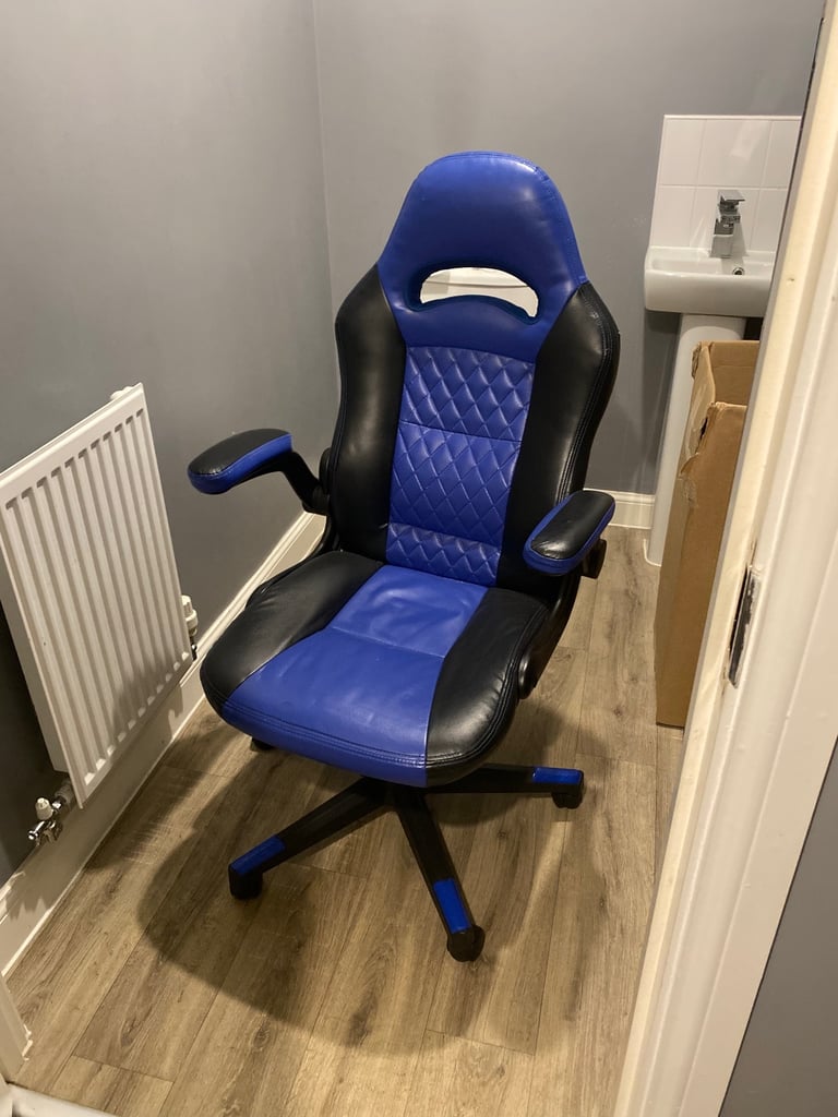 Gaming chair 
