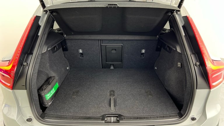 2023 Volvo XC40 Plus, B3 Mild hybrid, Petrol, Dark (360 Parking Camera, Apple Car Play) Estate Pe...