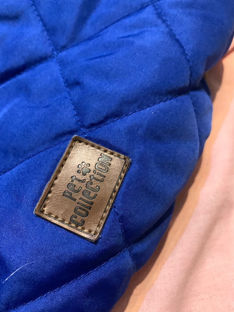 SIZE XL BLUE/RED DOG COAT