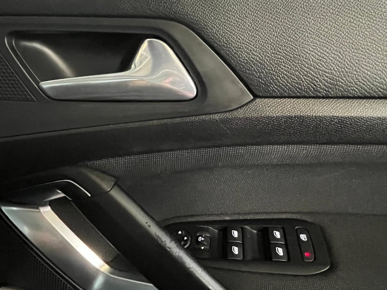 Peugeot, 308, Hatchback, 2017, Manual, 1199 (cc), 5 doors