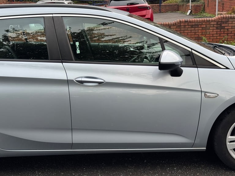 2017 Vauxhall Astra 1.6 CDTi ecoFLEX Design Sports Tourer 5dr Diesel Manual