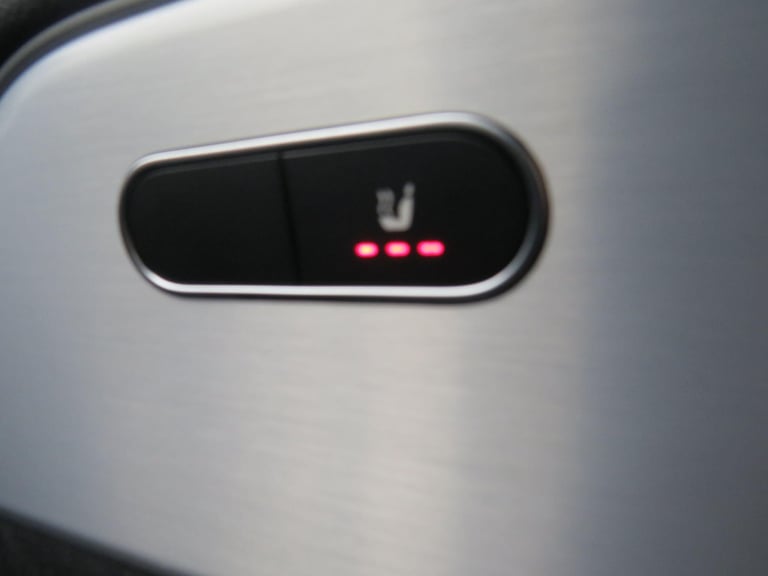 2024 Mercedes-Benz GLA 2.0 GLA220d AMG Line (Premium) SUV 5dr Diesel 8G-DCT 4MATIC Euro 6 (s/s) (...