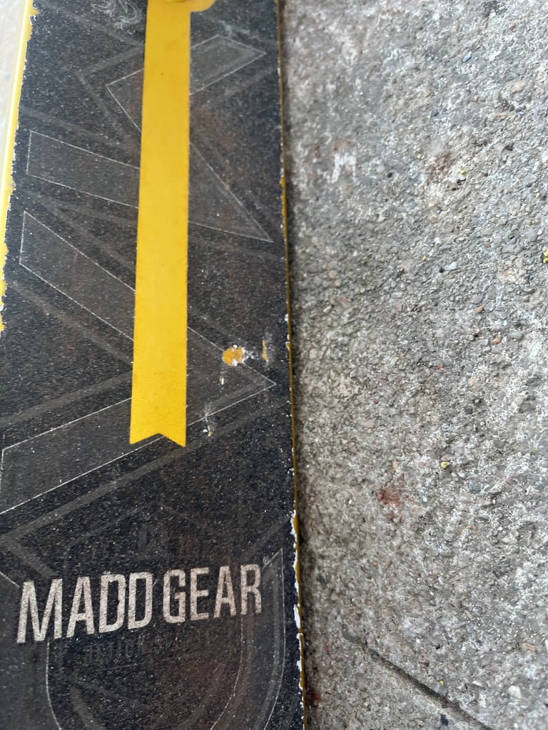 MADD GEAR scooter