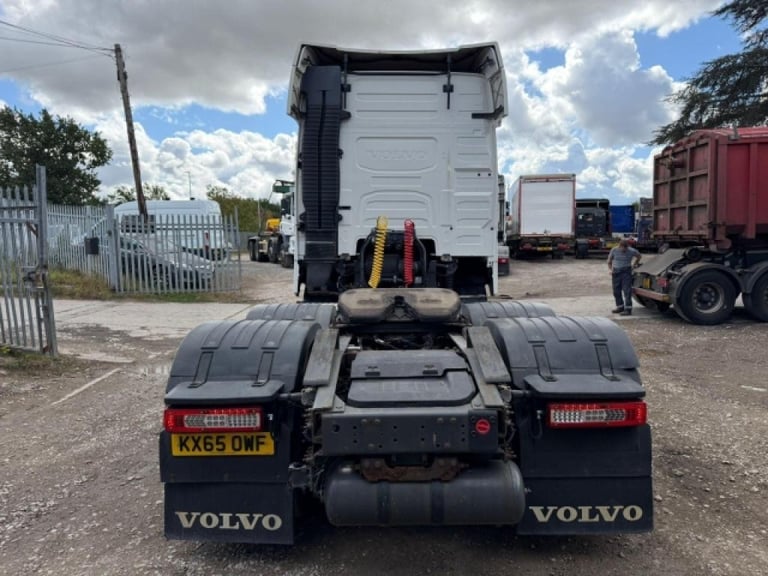 VOLVO FH 460 6x2 MID LIFT SLEEPER CAB TRACTOR UNIT