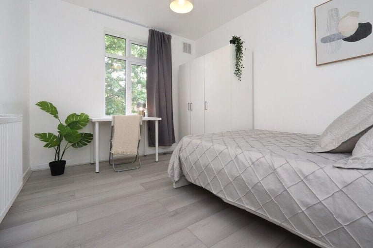 LEYTON Double room available