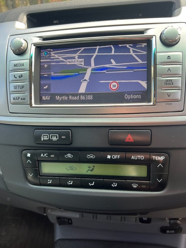 2013 Toyota Hilux 3.0 D-4D Invincible Pickup Double Cab 4dr Diesel Manual 4WD Euro 5 (171 ps) PIC...