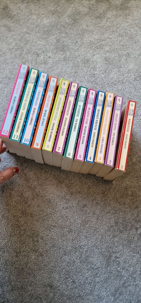 12 x Romance Novels (Books)