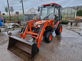 Kubota loader tractor b2230 with cab compact tractor