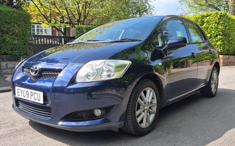 Toyota Auris 1.3 TR. Very low mileage. Comprehensive Service History 