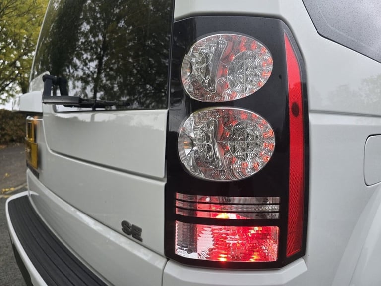 2015 Land Rover Discovery 3.0 SDV6 SE Tech 5dr Auto ESTATE DIESEL Automatic