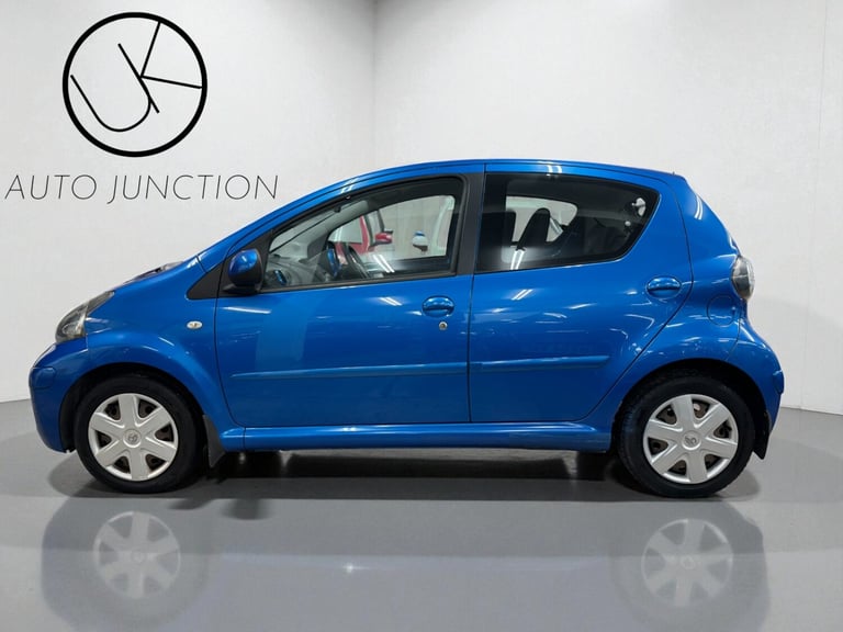 2010 Toyota AYGO 1.0 VVT-i Blue 5dr MMT HATCHBACK Petrol Automatic