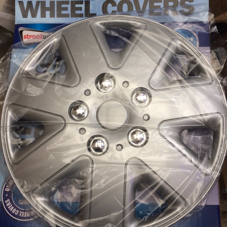 NEW 2x Hub Caps Yaris Auris Wheel Trims Toyota Yaris Auris 13in wheels