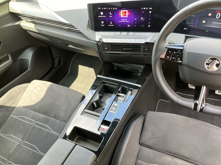 2024 Vauxhall Astra 115kW Ultimate 54kWh 5dr Auto Hatchback Electric Automatic