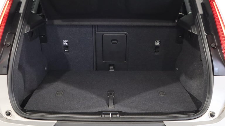 Volvo XC40 B4 (P) Ultimate Dark (360 Camera, Sunroof, BLIS) Petrol/Electric Hybrid Automatic